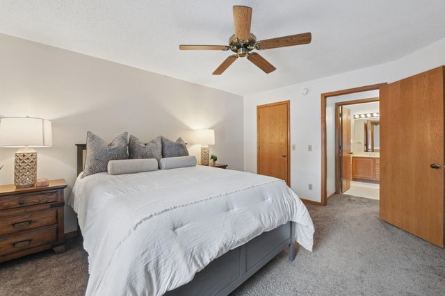 8037 Xerxes Avenue S 135, Bloomington, MN 55431