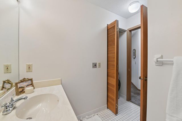 8037 Xerxes Avenue S 135, Bloomington, MN 55431