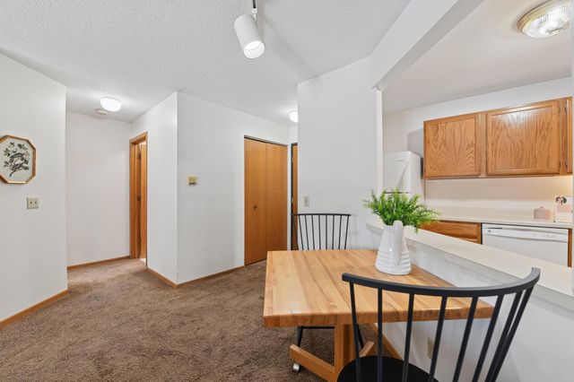 8037 Xerxes Avenue S 135, Bloomington, MN 55431