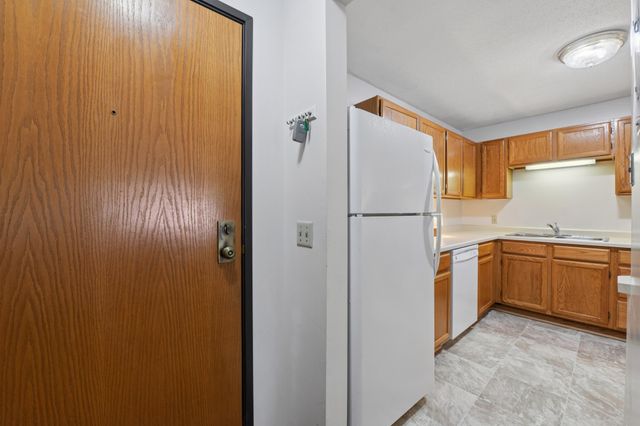 8037 Xerxes Avenue S 135, Bloomington, MN 55431