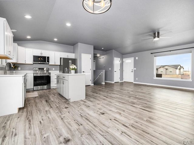 1647 N Calle Rosa Dr, Pueblo West, CO 81007