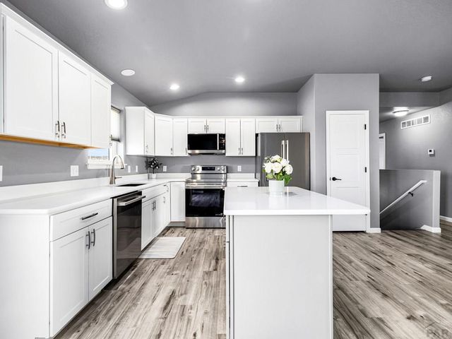 1647 N Calle Rosa Dr, Pueblo West, CO 81007