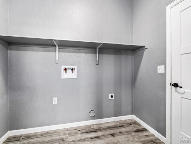 1647 N Calle Rosa Dr, Pueblo West, CO 81007