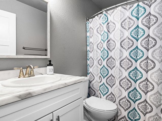 1647 N Calle Rosa Dr, Pueblo West, CO 81007