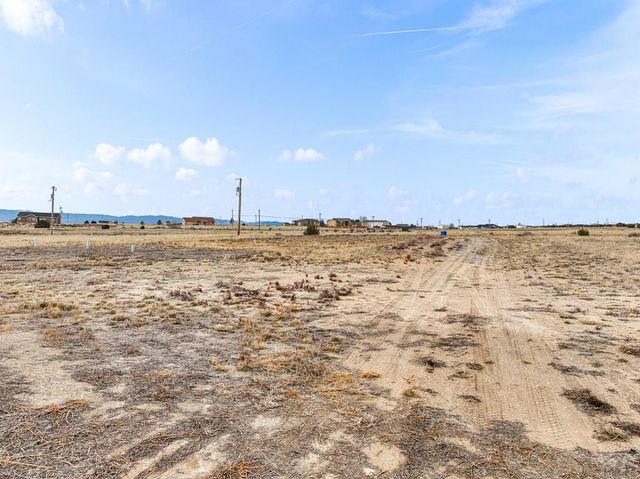 1647 N Calle Rosa Dr, Pueblo West, CO 81007