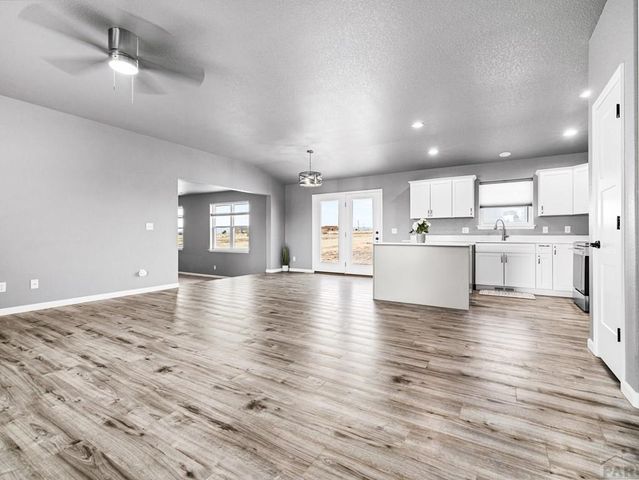 1647 N Calle Rosa Dr, Pueblo West, CO 81007