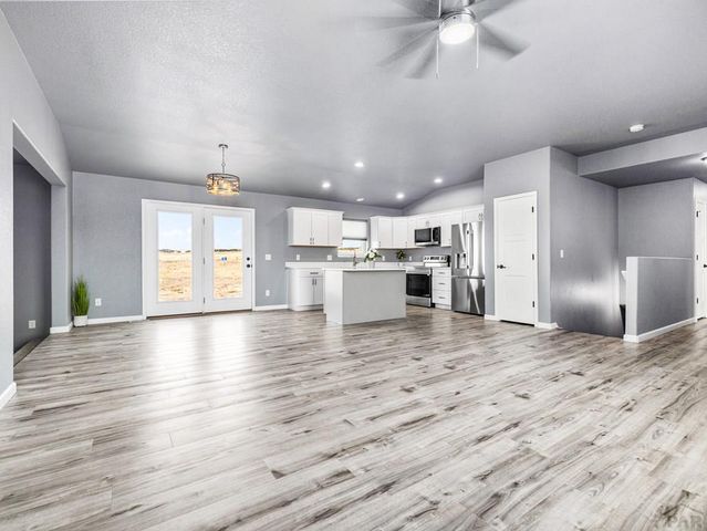 1647 N Calle Rosa Dr, Pueblo West, CO 81007