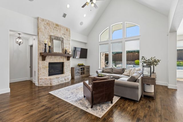 7158 Kentwood Drive, Frisco, TX 75034