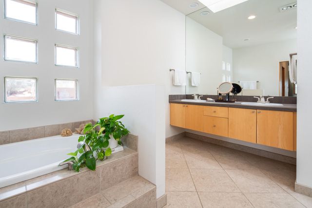 2221 VENADA Road, Rio Rancho, NM 87144