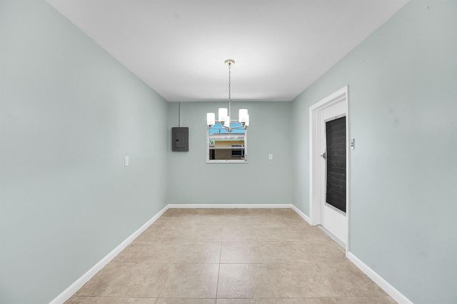 302 W Arbor Avenue, Port St. Lucie, FL 34952