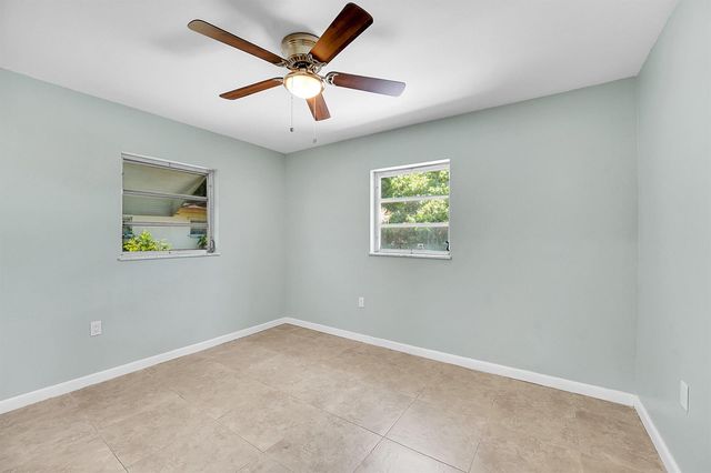 302 W Arbor Avenue, Port St. Lucie, FL 34952