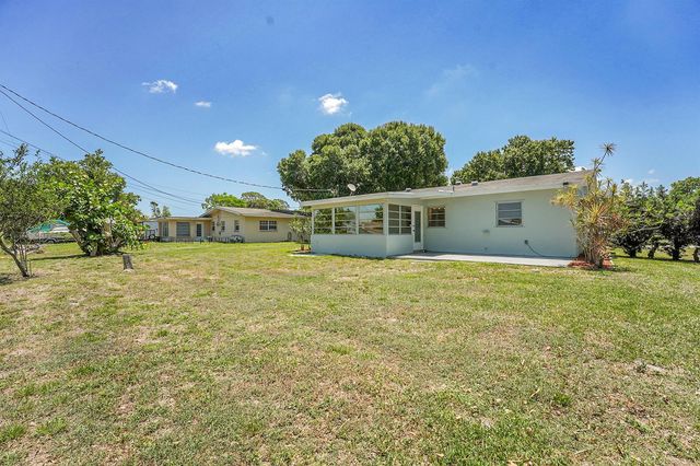 302 W Arbor Avenue, Port St. Lucie, FL 34952