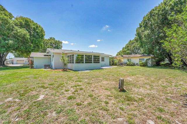 302 W Arbor Avenue, Port St. Lucie, FL 34952