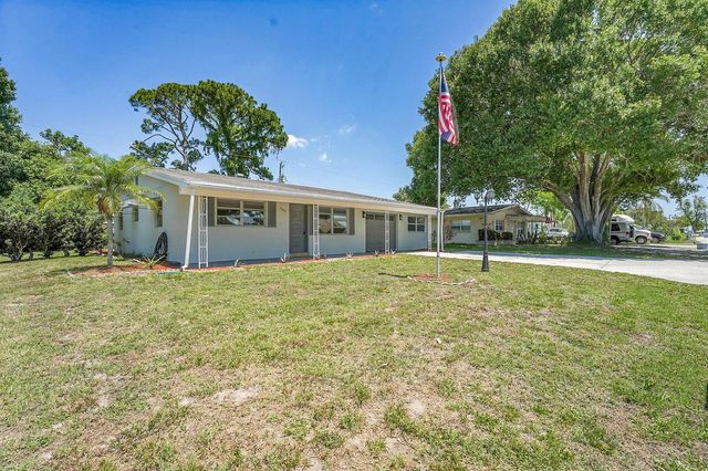 302 W Arbor Avenue, Port St. Lucie, FL 34952
