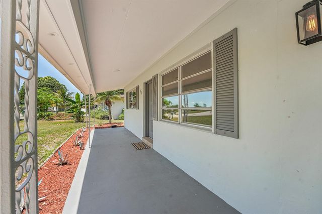 302 W Arbor Avenue, Port St. Lucie, FL 34952