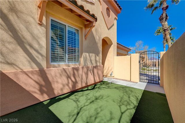 1214 Calcione Drive, Henderson, NV 89011