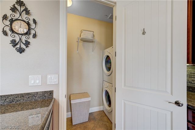 1214 Calcione Drive, Henderson, NV 89011