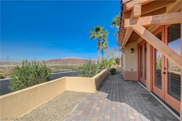 1214 Calcione Drive, Henderson, NV 89011