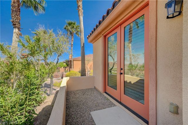 1214 Calcione Drive, Henderson, NV 89011