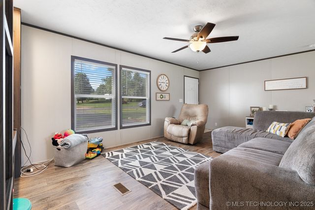 5941 Feather Street, Kingston, OK 73439