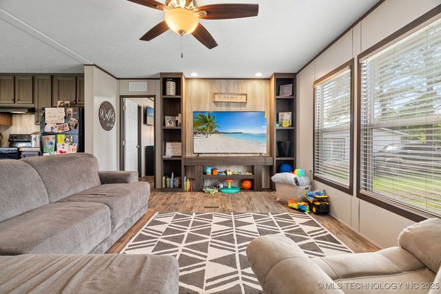 5941 Feather Street, Kingston, OK 73439