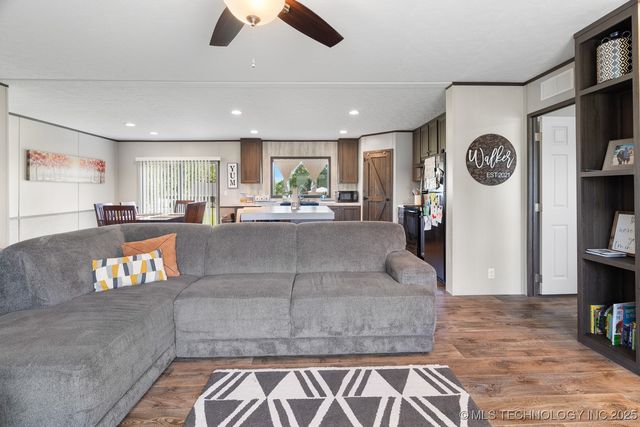 5941 Feather Street, Kingston, OK 73439