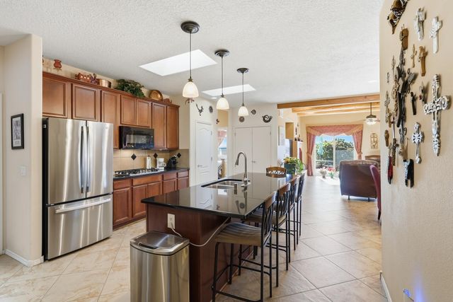 800 Desert Marigold Court, Bernalillo, NM 87004