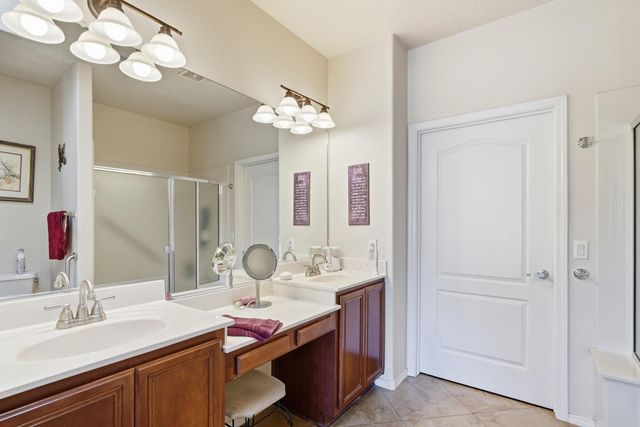 800 Desert Marigold Court, Bernalillo, NM 87004