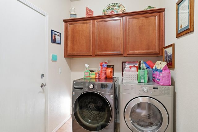 800 Desert Marigold Court, Bernalillo, NM 87004