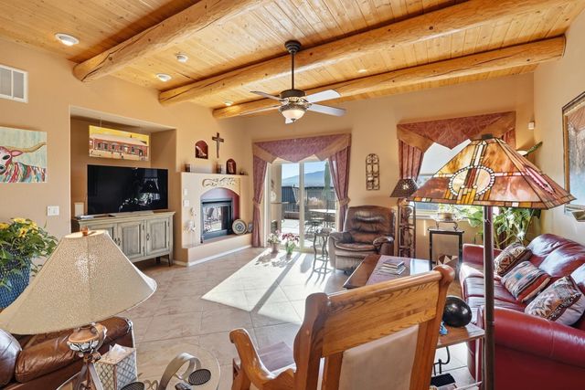 800 Desert Marigold Court, Bernalillo, NM 87004