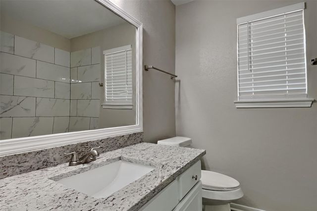 2318 Friarwood Trail, Houston, TX 77339