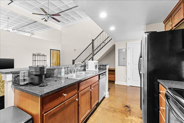 319 Campbell AVE SW 101, Roanoke, VA 24016