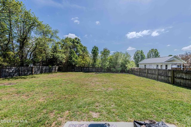 126 Forest Bluff Drive, Jacksonville, NC 28540