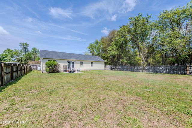 126 Forest Bluff Drive, Jacksonville, NC 28540