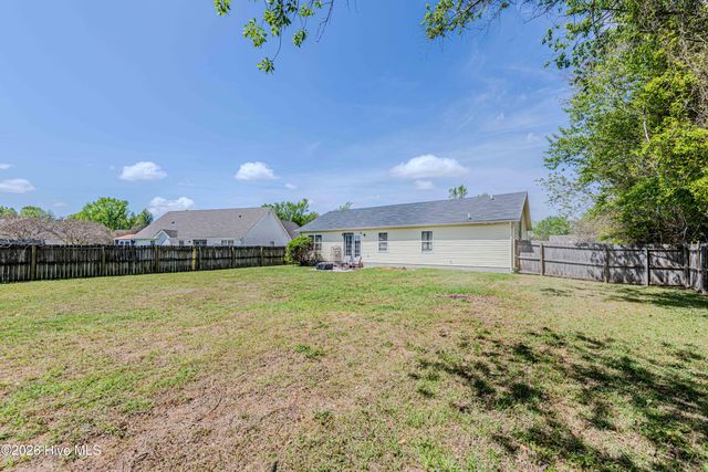 126 Forest Bluff Drive, Jacksonville, NC 28540