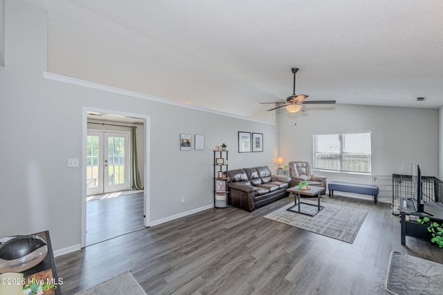 126 Forest Bluff Drive, Jacksonville, NC 28540