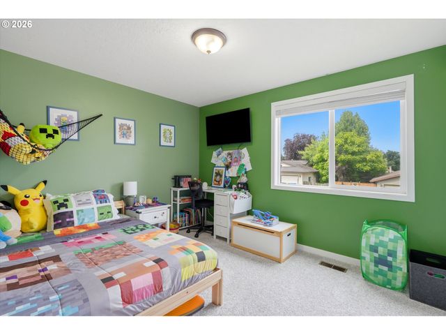 2430 Sw WILLOWBROOK Ave, Gresham, OR 97080