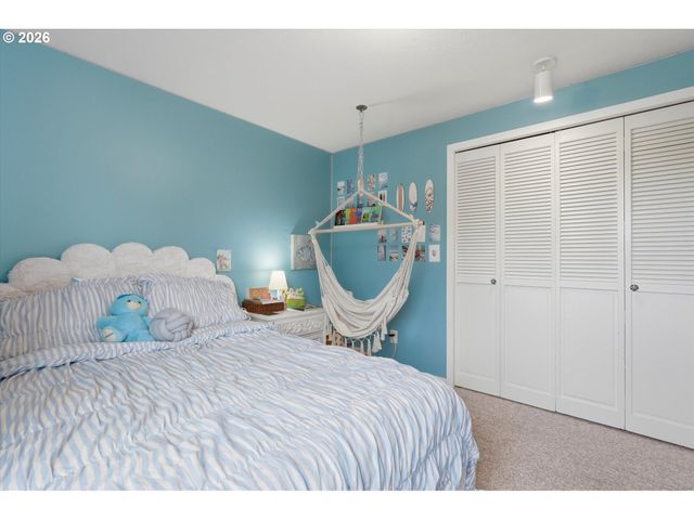 2430 Sw WILLOWBROOK Ave, Gresham, OR 97080