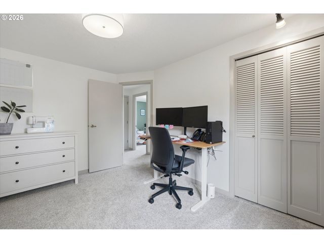 2430 Sw WILLOWBROOK Ave, Gresham, OR 97080