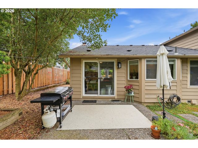 2430 Sw WILLOWBROOK Ave, Gresham, OR 97080