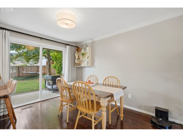 2430 Sw WILLOWBROOK Ave, Gresham, OR 97080