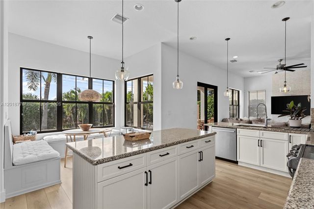 4081 NW 85th Dr, Cooper City, FL 33024