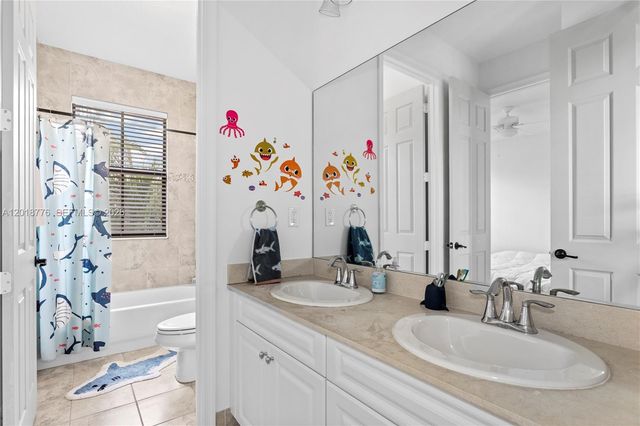 4081 NW 85th Dr, Cooper City, FL 33024