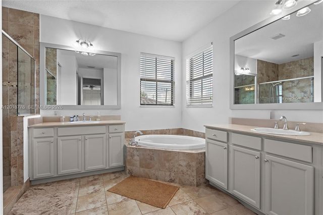 4081 NW 85th Dr, Cooper City, FL 33024
