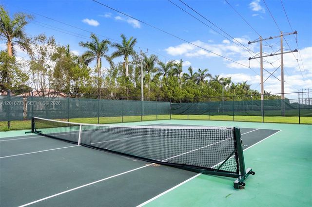 4081 NW 85th Dr, Cooper City, FL 33024