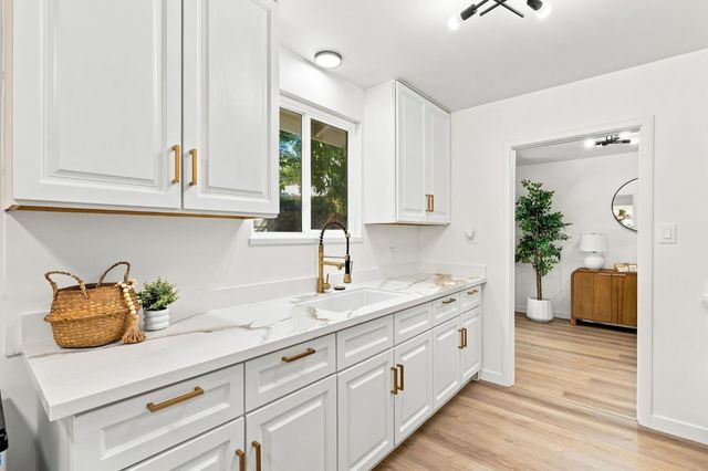 6205 Dundee Dr, North Highlands, CA 95660