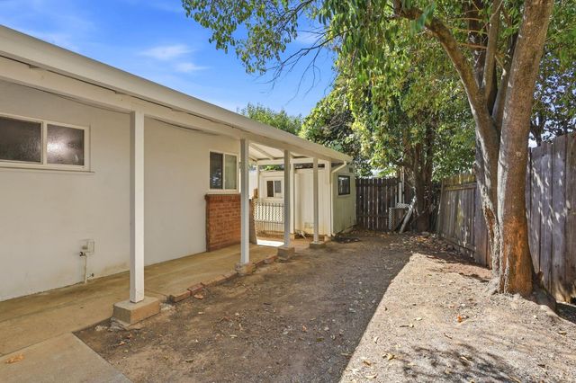 6205 Dundee Dr, North Highlands, CA 95660