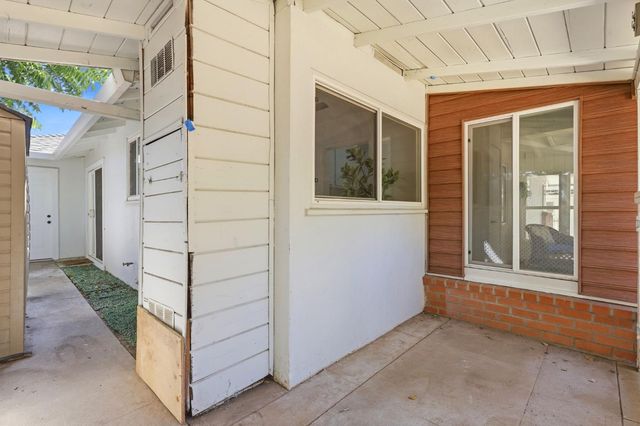 6205 Dundee Dr, North Highlands, CA 95660