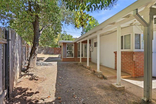 6205 Dundee Dr, North Highlands, CA 95660