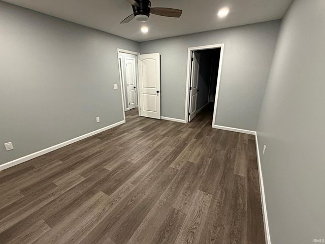 1012 E Glezen Street, Petersburg, IN 47567